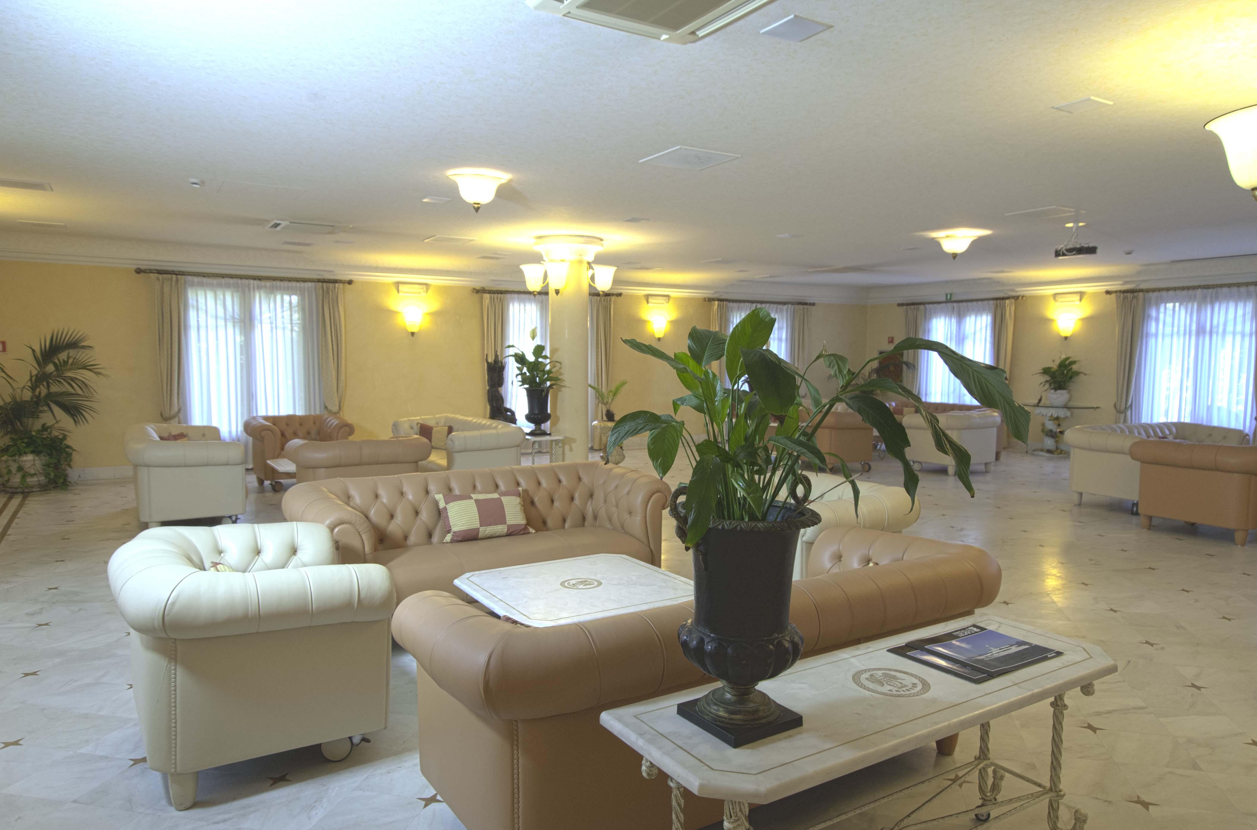 Park Hotel Villa Ariston Camaiore Bagian luar foto
