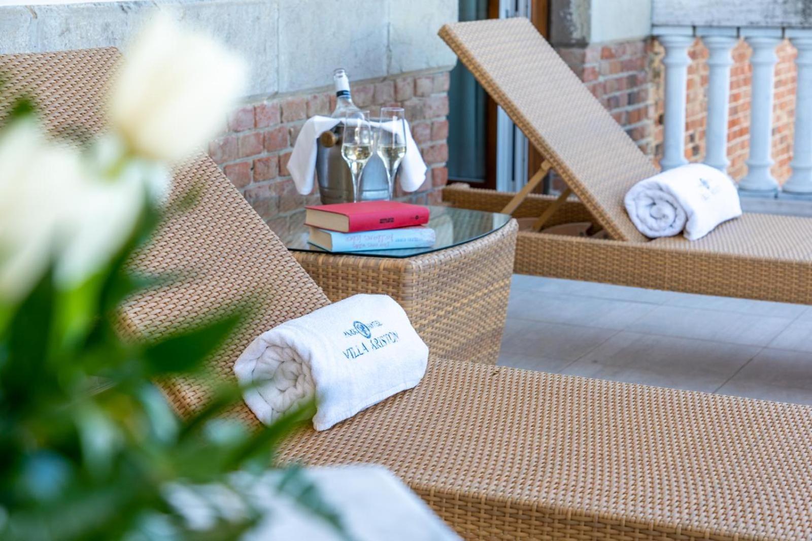 Park Hotel Villa Ariston Camaiore Bagian luar foto