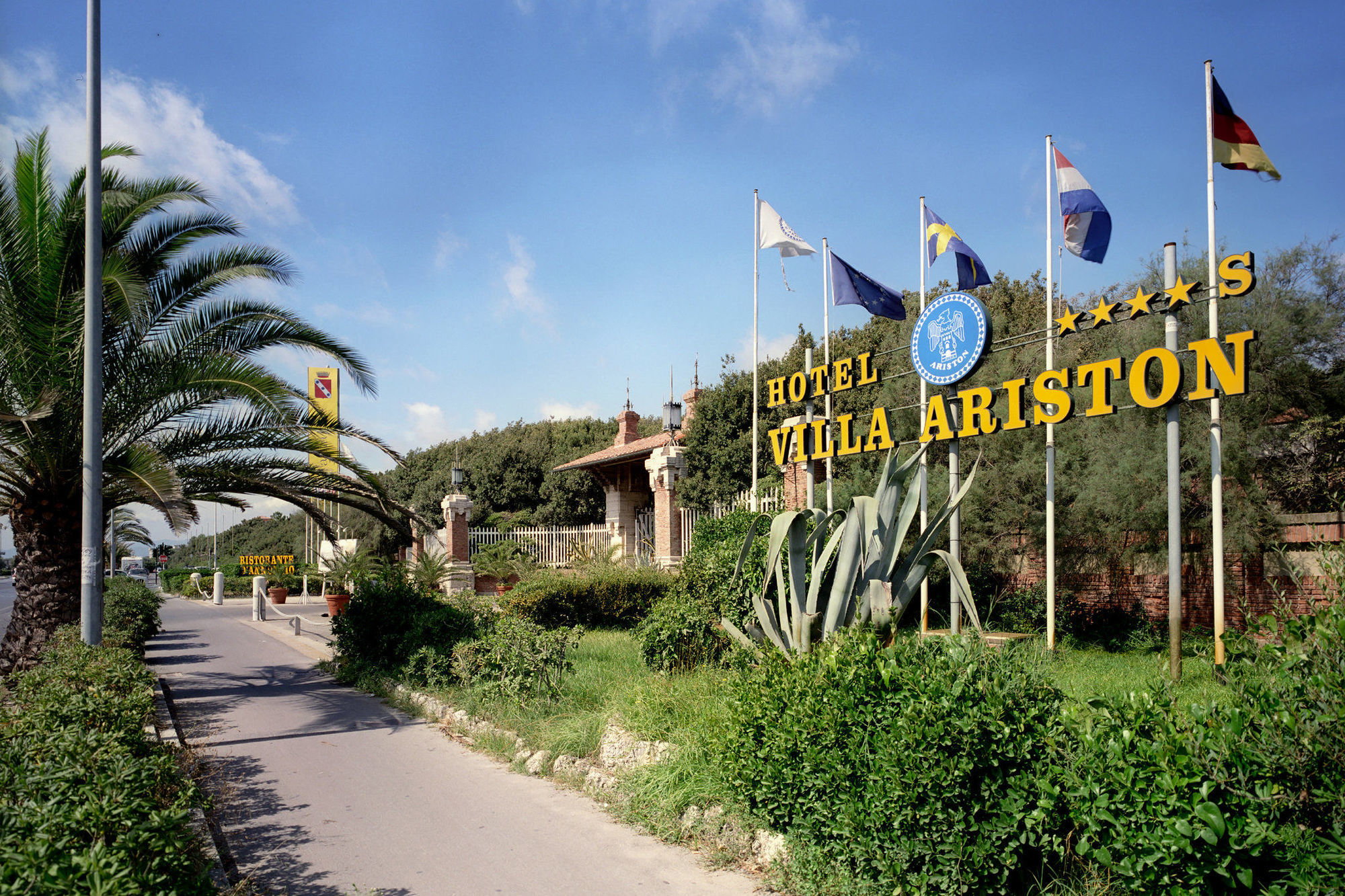 Park Hotel Villa Ariston Camaiore Bagian luar foto