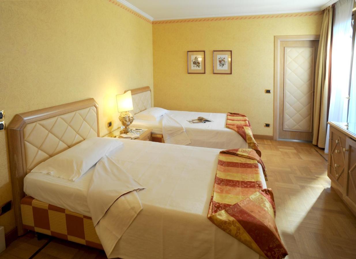 Park Hotel Villa Ariston Camaiore Ruang foto